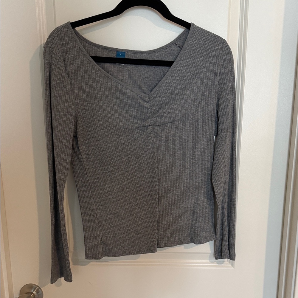 Old Navy Gray Ribbed V-Neck Long Sleeve Top with Front Ruching